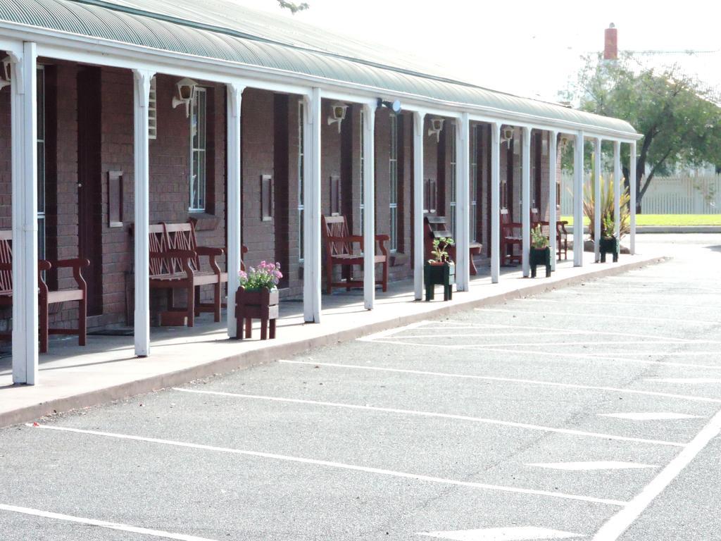 Bairnsdale Tanjil Motor Inn Экстерьер фото